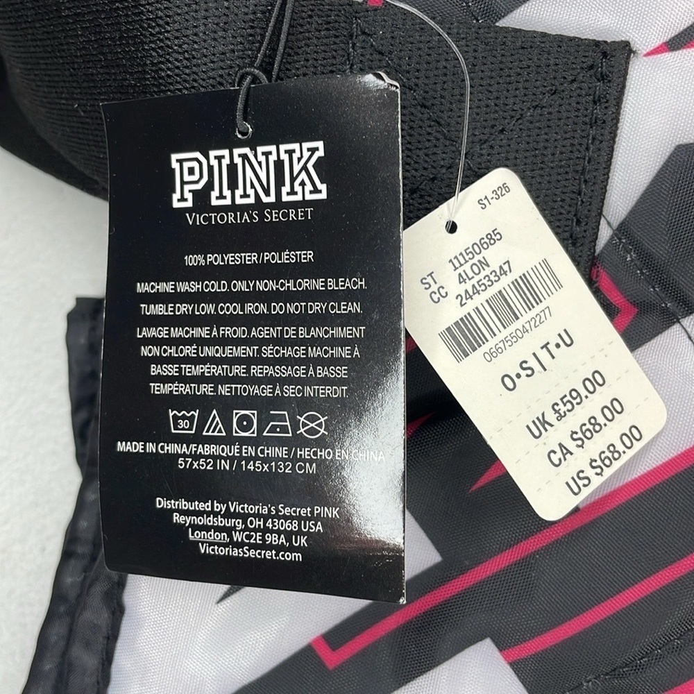 Victoria Secret Blanket VS Pink Packable Blanket Travel Blanket 🆕️ VS Blanket - Picture 5 of 7